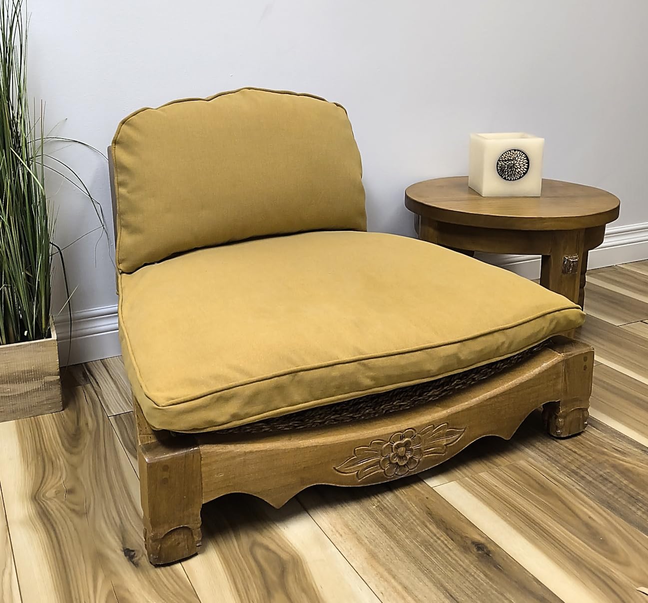 Harmony In Design Handcrafted Wooden Meditation Chair with Woven Seagrass Seat, 30 x 28 x 18 inches (Harvest Gold)