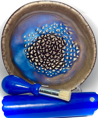 BonCera, All-in-one Premium Ceramic Garlic Grater Plate 4-Piece Set - Brown Milkyway Glazed Design - For Garlic, Ginger, Chocolate, and more! - Comes with 5.25" Plate, Peeler, Brush, and Stand
