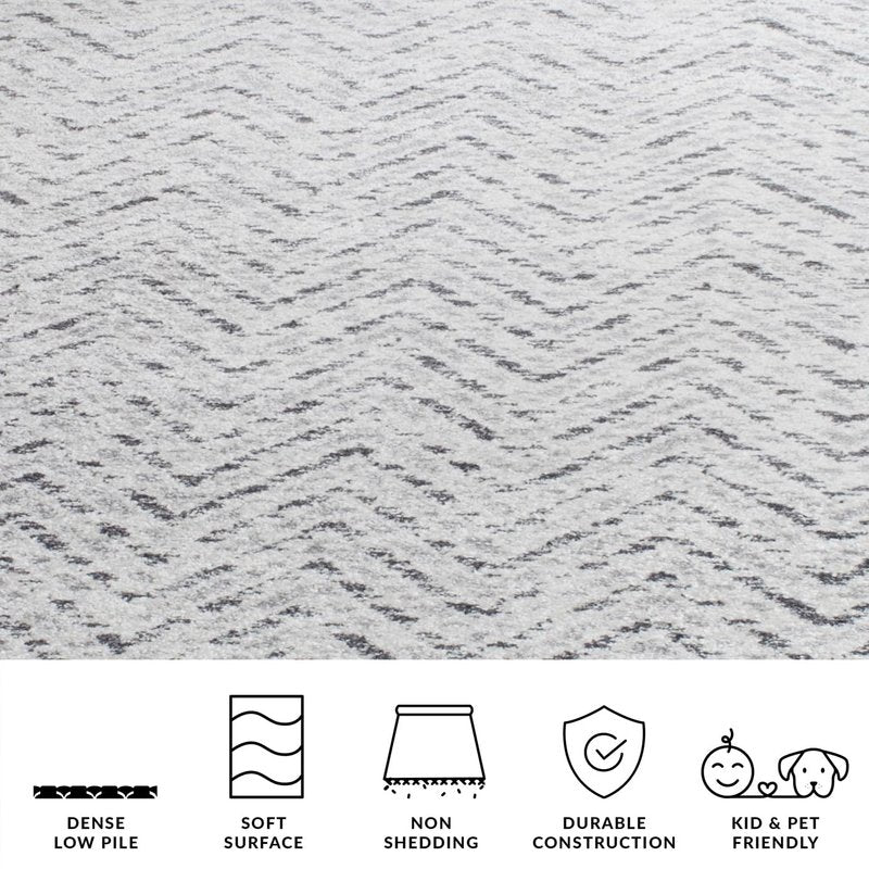 SAFAVIEH Adirondack Collection 8' Round Ivory/Charcoal ADR104N Chevron Non-Shedding Area Rug