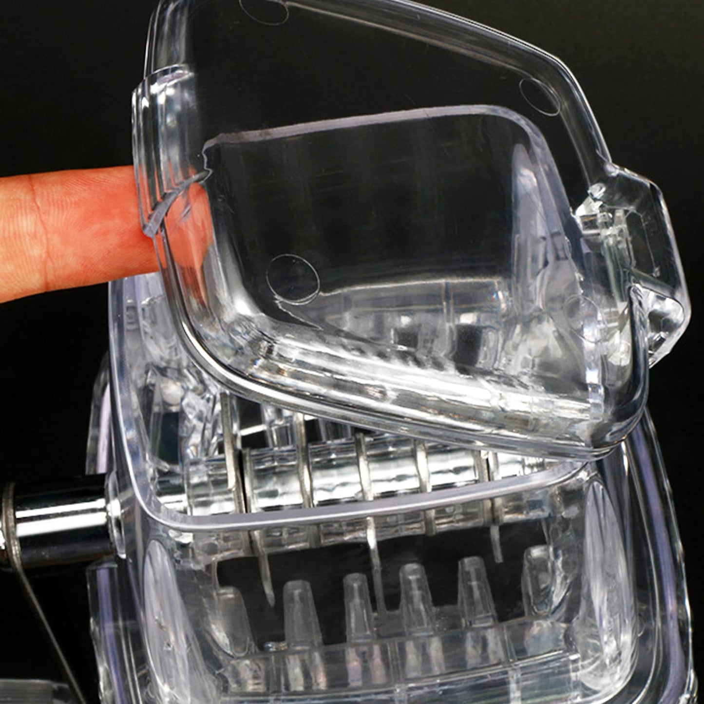 Tuzoo Hand Crank Operated Ice Crusher, Ice Shaver with Stainless Steel Blades, Manual Hand Crank Operated Ice Breaker for Fast