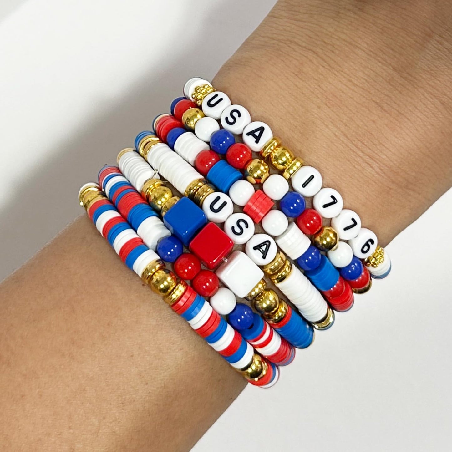 USA Clay Beads Bracelets Jewelry Making Kit, Veternas Day, Memorial Day, 4th of July, Independence Day, Party Supplies Faovrs, USA Flag Art and Craft DIY Keychain Making Set, (Red White Blue, 1 Box)