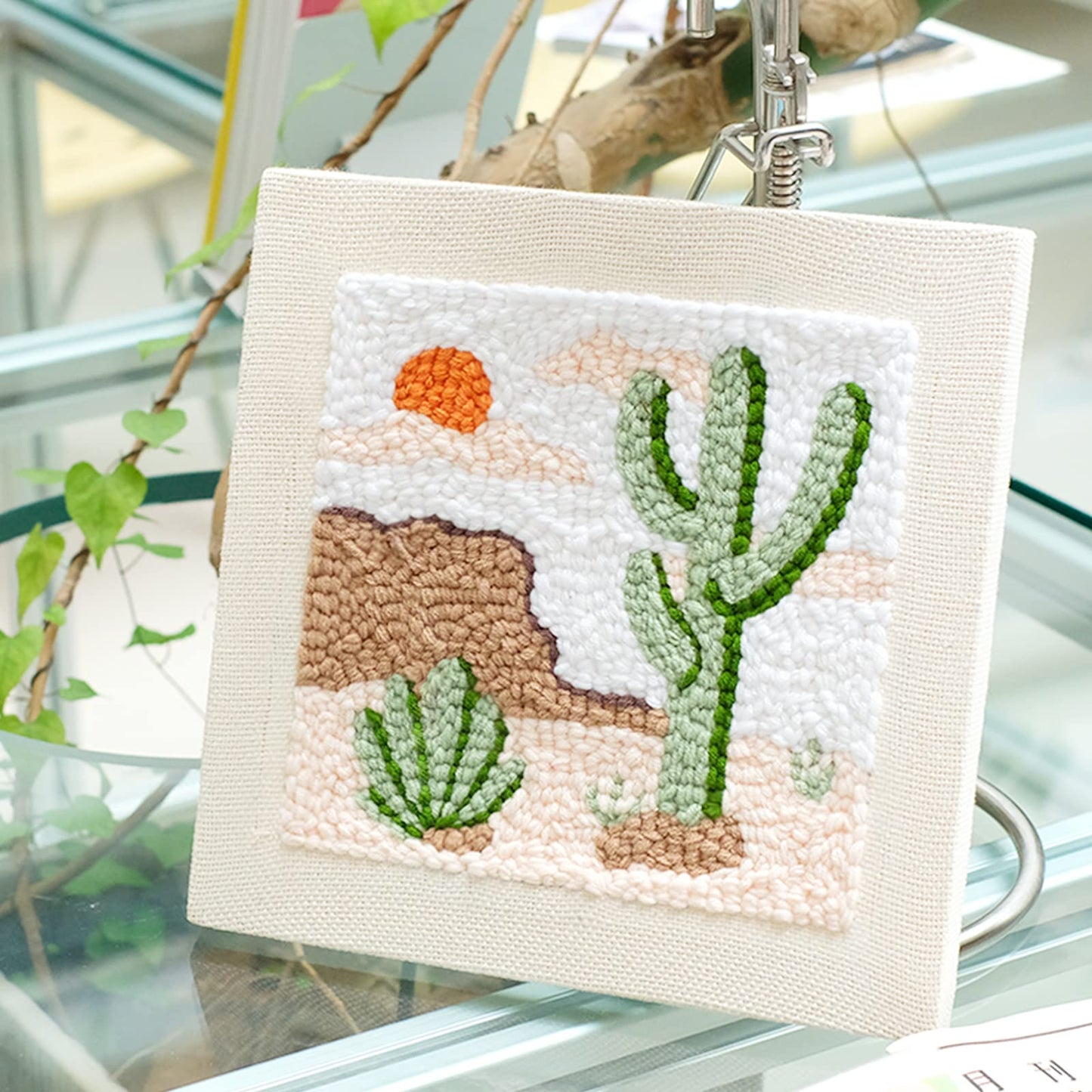 HAND U JOURNEY Cactus Punch Needle Kit, 9.4" x 9.4" Beginner Rug Hooking Kit with Adjustable Punch Needle Pen, DIY Embroidery Craft Gift for Adults