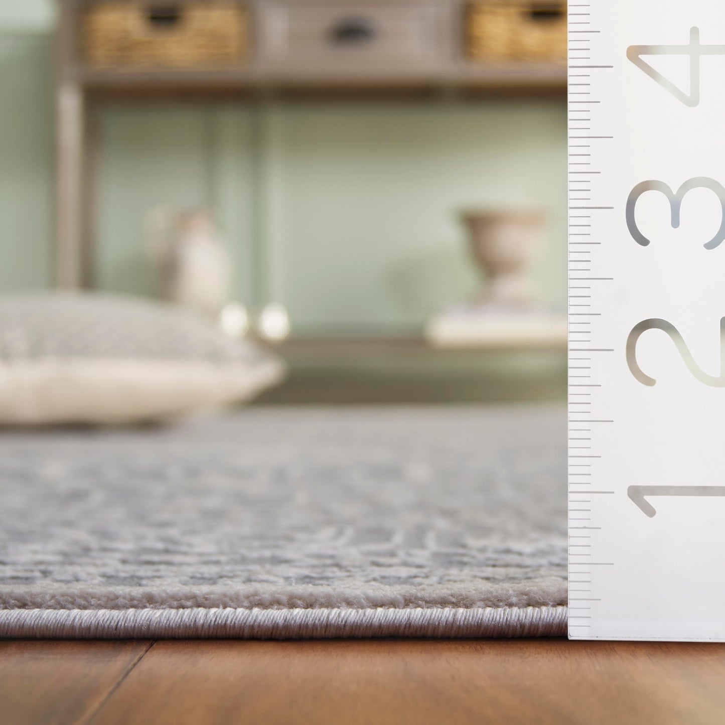 SAFAVIEH Area Rug 8x10 - Reflection Collection - Large - Light Grey & Cream, Non-Shedding & Easy Cleaning, Ideal for Living Room, Bedroom, Dining Space (RFT670C)