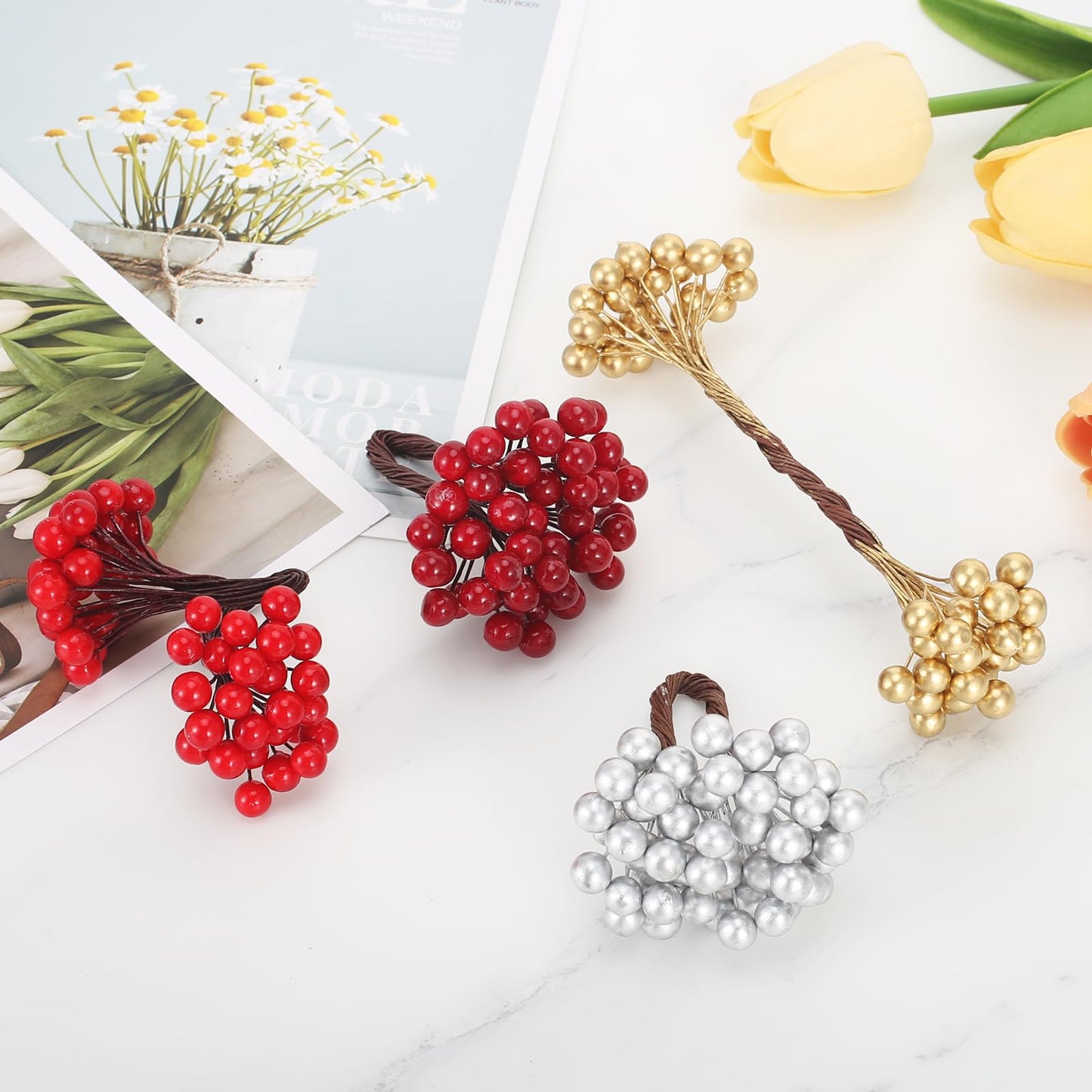 400 Pieces Artificial Holly Berries Christmas Fake Berries on 200 Pieces Wire Stems for Christmas Tree Decorations Craft Flower Wreath DIY Supplies (Wine Red,Red,Gold,Silver)