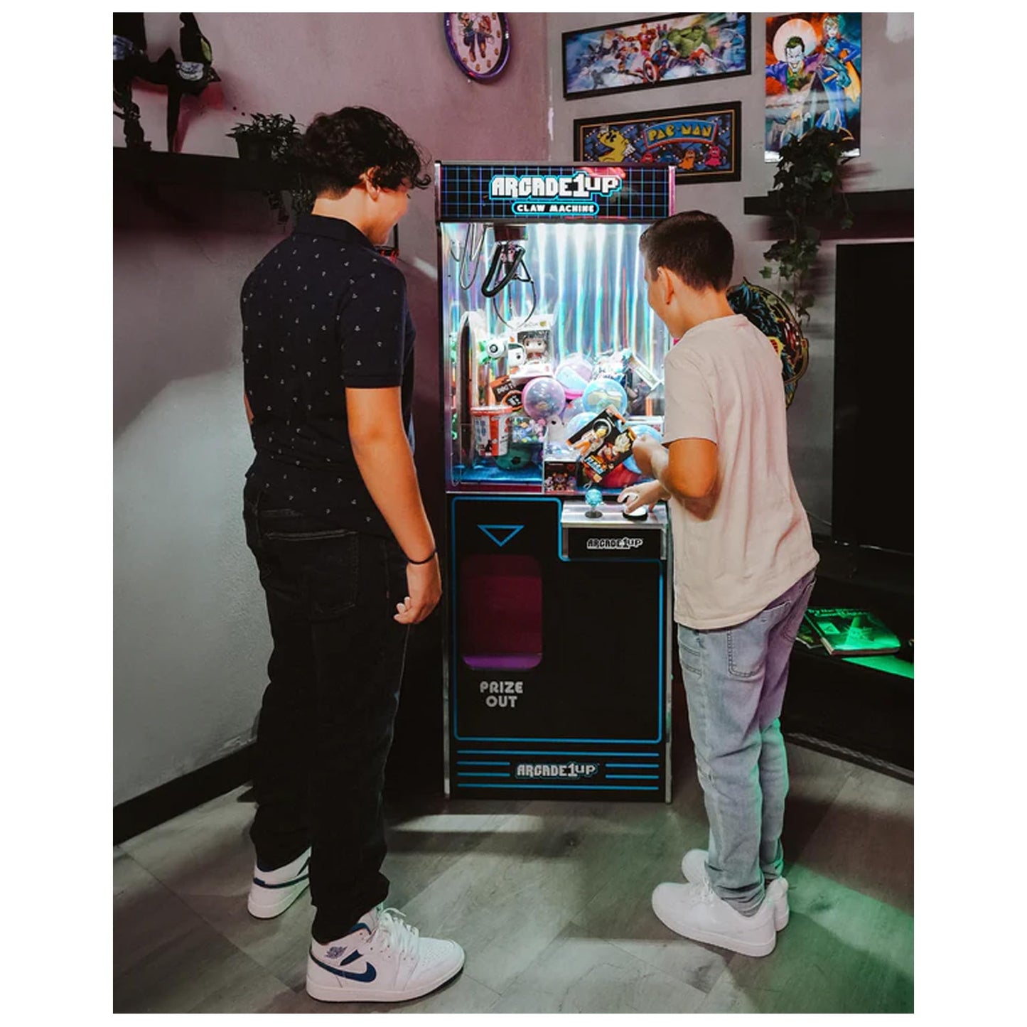Arcade1Up Full-Size Claw Machine - Light-Up Marquee, Customizable - Perfect for Stuffed Animals, Plushies, Toys - Ultimate Arcade Game Room & Party Entertainment