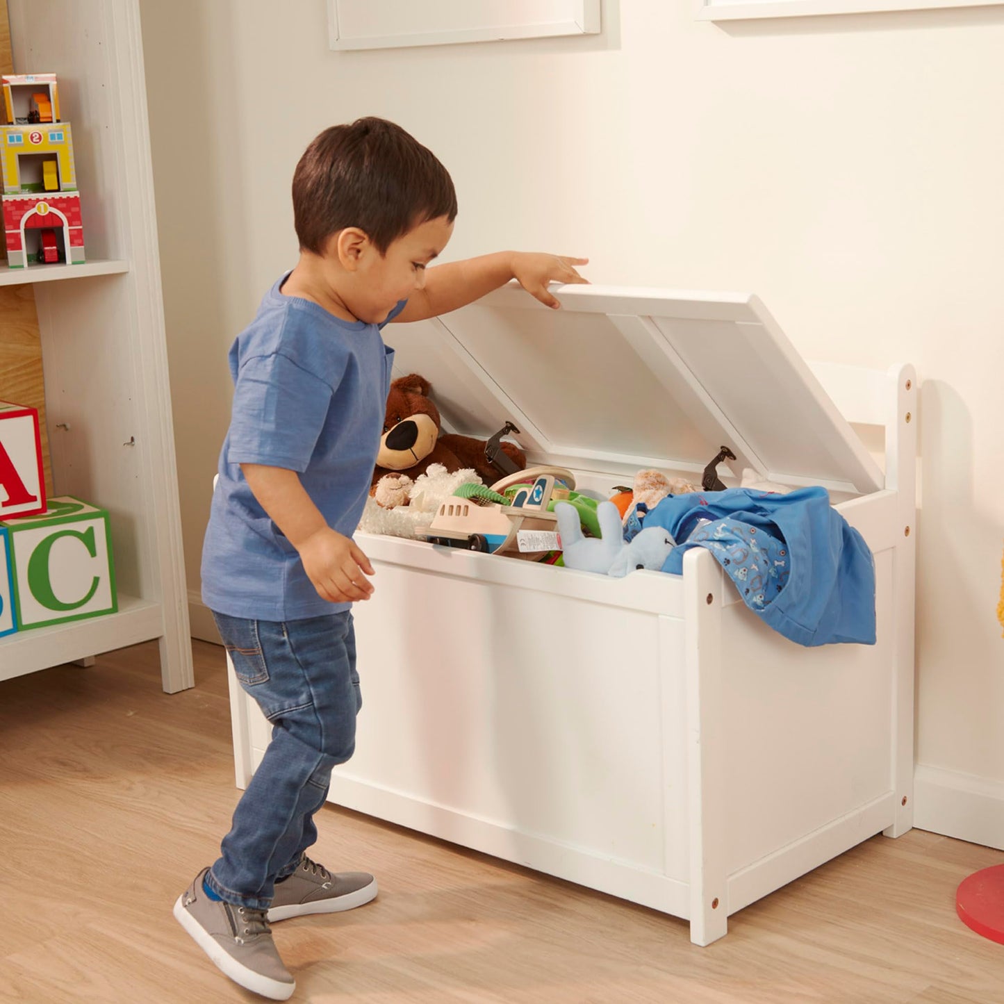 Melissa & Doug Toy Chest, Wooden Toy Storage Box with Safety-Hinged Lid, Kids Toys Storage Organizer for Playroom, Bedroom, & Montessori Classroom Furniture for Boys & Girls Ages 3+