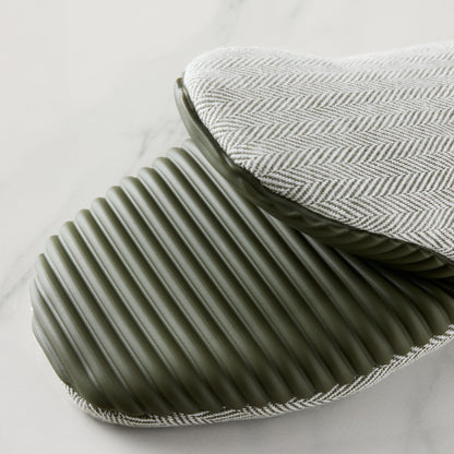 KITCHENAID® Evergreen Design Series Herringbone Ribbed Soft Silicone Mini Oven Mitts 2-Pack Set, Heat Resistant up to 500°F, Flexible & Waterproof, Deep Forest Green, 5.5"x9"