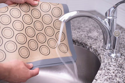 Macaron Silicone Baking Mats - Set of 2 - Full Size - 16 x 24 in (40 x 60 cm), Non-Stick Macaron Mat for Perfect Baking - Dishwasher & Oven Safe, Ideal for Macarons, Cookies, Bread, and More