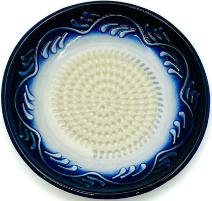 BonCera, All-in-one Premium Ceramic Garlic Grater Plate 4-Piece Set - Dark Blue Floral Edge Design - For Garlic, Ginger, Chocolate, and more! - Comes with 5" Plate, Peeler, Brush, and Stand
