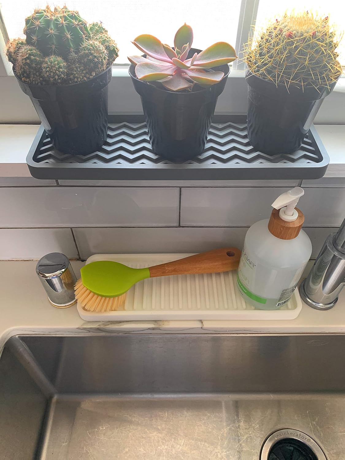Happitasa Silicone Kitchen Sink Organizer Tray, Sponge Holder and Soap Dish, White, 12" x 4", Zigzag