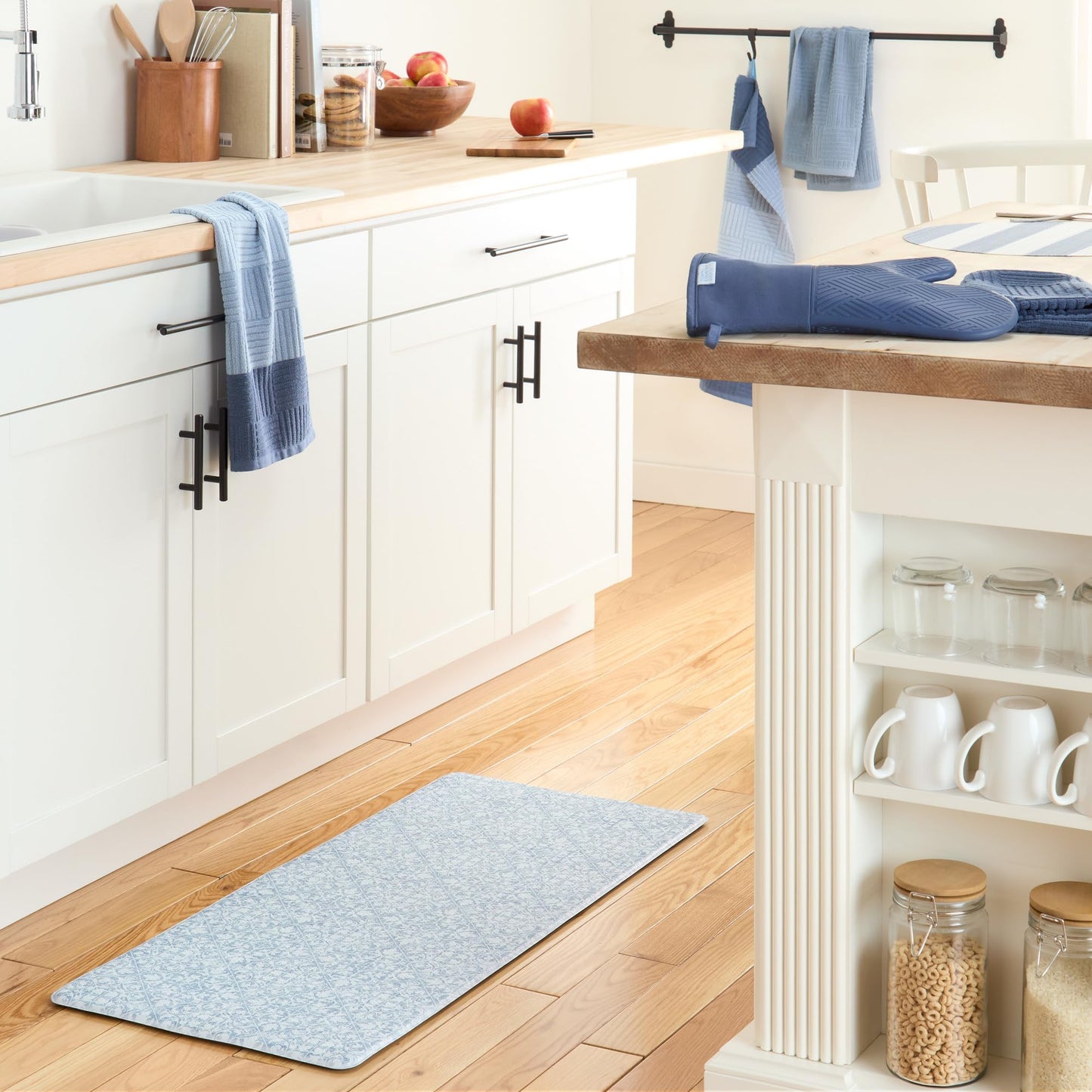 Town & Country Basics Basketweave Antimicrobial Terrycloth Kitchen Towel 4-Pack Set, Absorbent 100% Cotton, Machine Washable, Blue, 16"x28"
