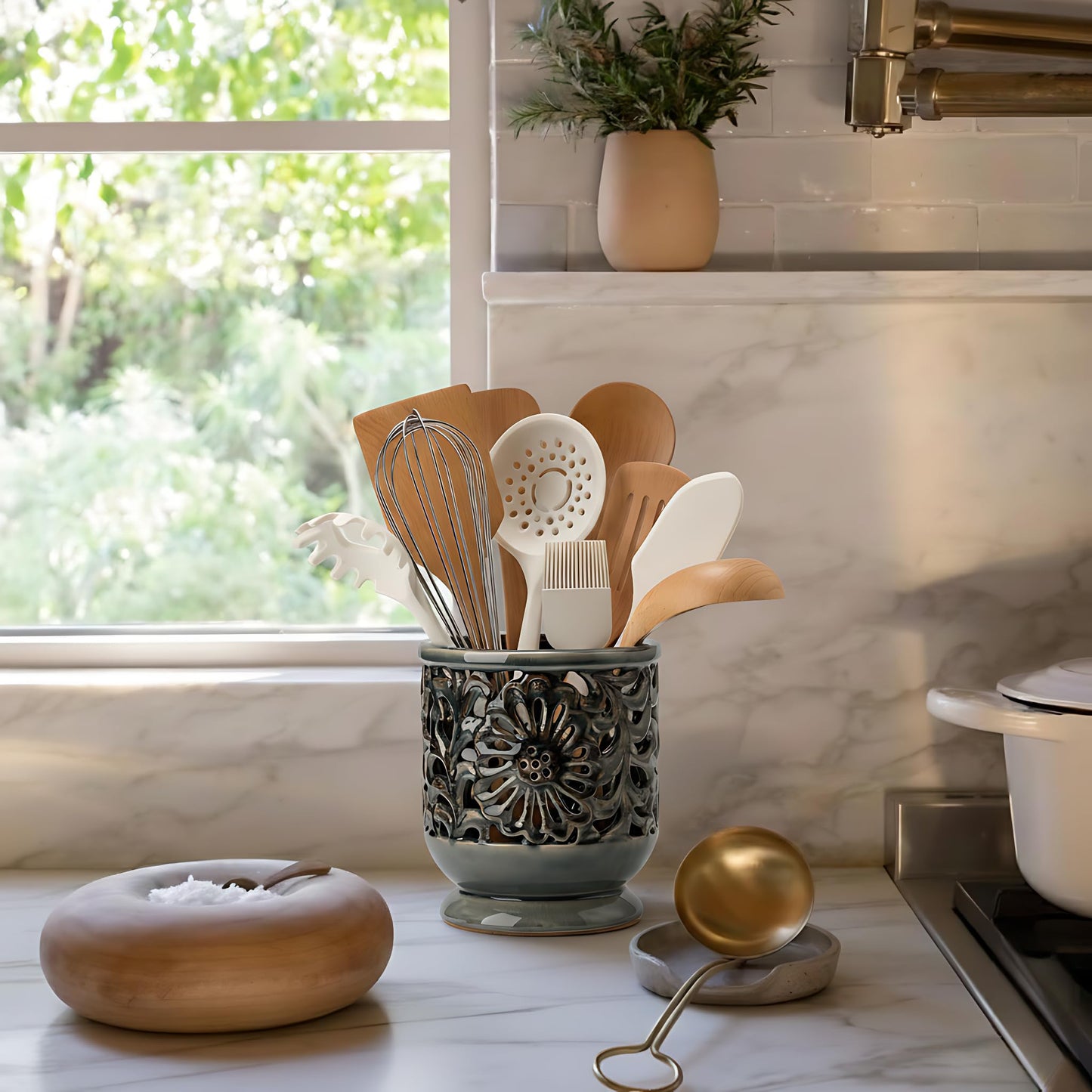JH JIEMEI HOME Farmhouse Kitchen Utensil Holder for Countertop, Ceramic Large Cooking Utensil Crock with Cork Mat, Decorative Rustic Utensil Holder for Kitchen Counter, Hollow Carving Flower, Gray