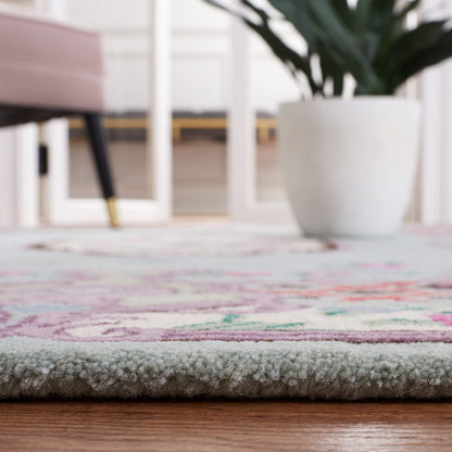 SAFAVIEH Bellagio Collection 8' x 10' Light Green/Ivory BLG535Y Handmade Medallion Premium Wool Living Room Dining Bedroom Area Rug