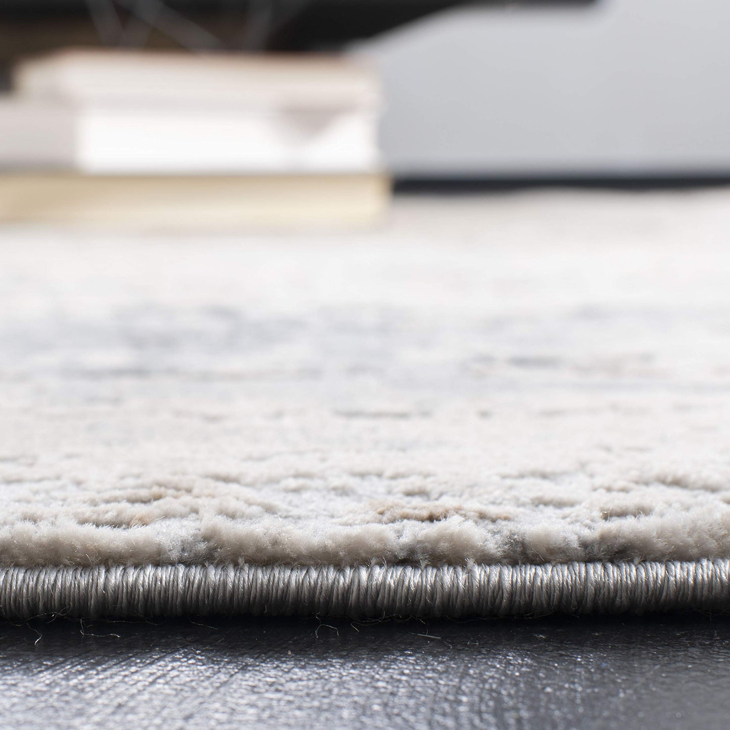 SAFAVIEH Invista Collection Area Rug - 9' x 12', Cream & Grey, Modern Abstract Design, Non-Shedding & Easy Care, Ideal for High Traffic Areas in Living Room, Bedroom (INV432A)