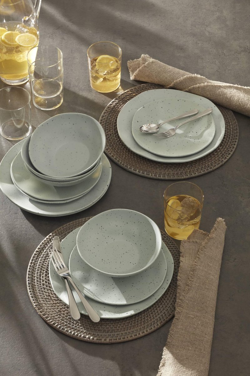 Oneida Silverware Set, Grant 20 Piece Everyday Flatware Set, Service For 4, 18/0 Stainless Steel, Dishwasher Safe, Knives Spoons And Forks Set, Dishwasher Safe, Home And Kitchen (Silver, 20 Pieces)