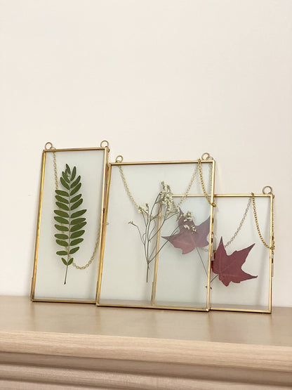 Beedecor Double Glass Frame for Pressed Flowers, Leaf and Artwork - Set of 2 Hanging Picture Frames, Tempered Glass Floating Pressed Flower Frames, Large Rectangular Wall Decor Photo Display, Clear Metal Glass Frames with Chain (8x10, Gold)