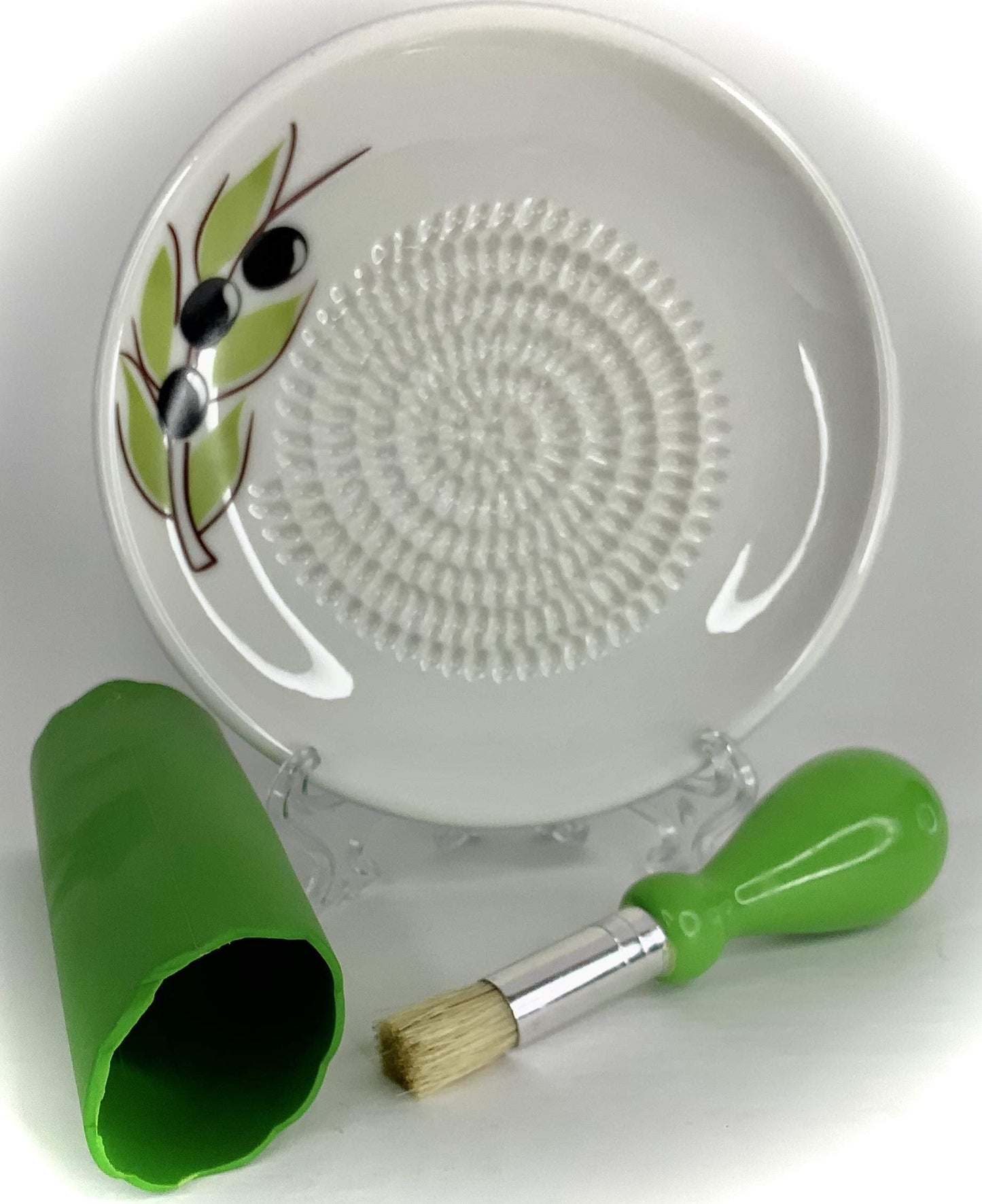 BonCera, All-in-one Premium Ceramic Garlic Grater Plate 4-Piece Set - White Olive Design, Classic Style - For Garlic, Ginger, Chocolate, and more! - Comes with 5.25" Plate, Peeler, Brush, and Stand
