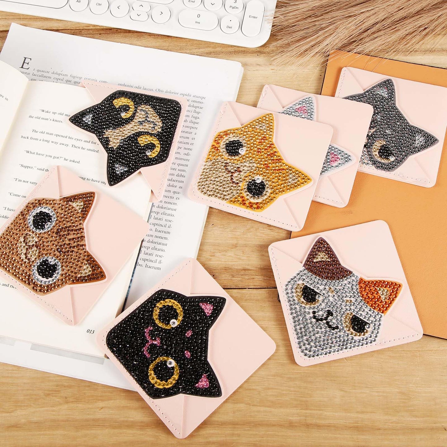 SAVITA 8pcs Diamond Artistic Painting Corner Bookmarks, PU Leather Triangle Bookmark 5D Diamond Aesthetic Painting Bookmarks Kit DIY Diamond Art Bookmarks for Book lover Art Craft Making (Cat Pattern)