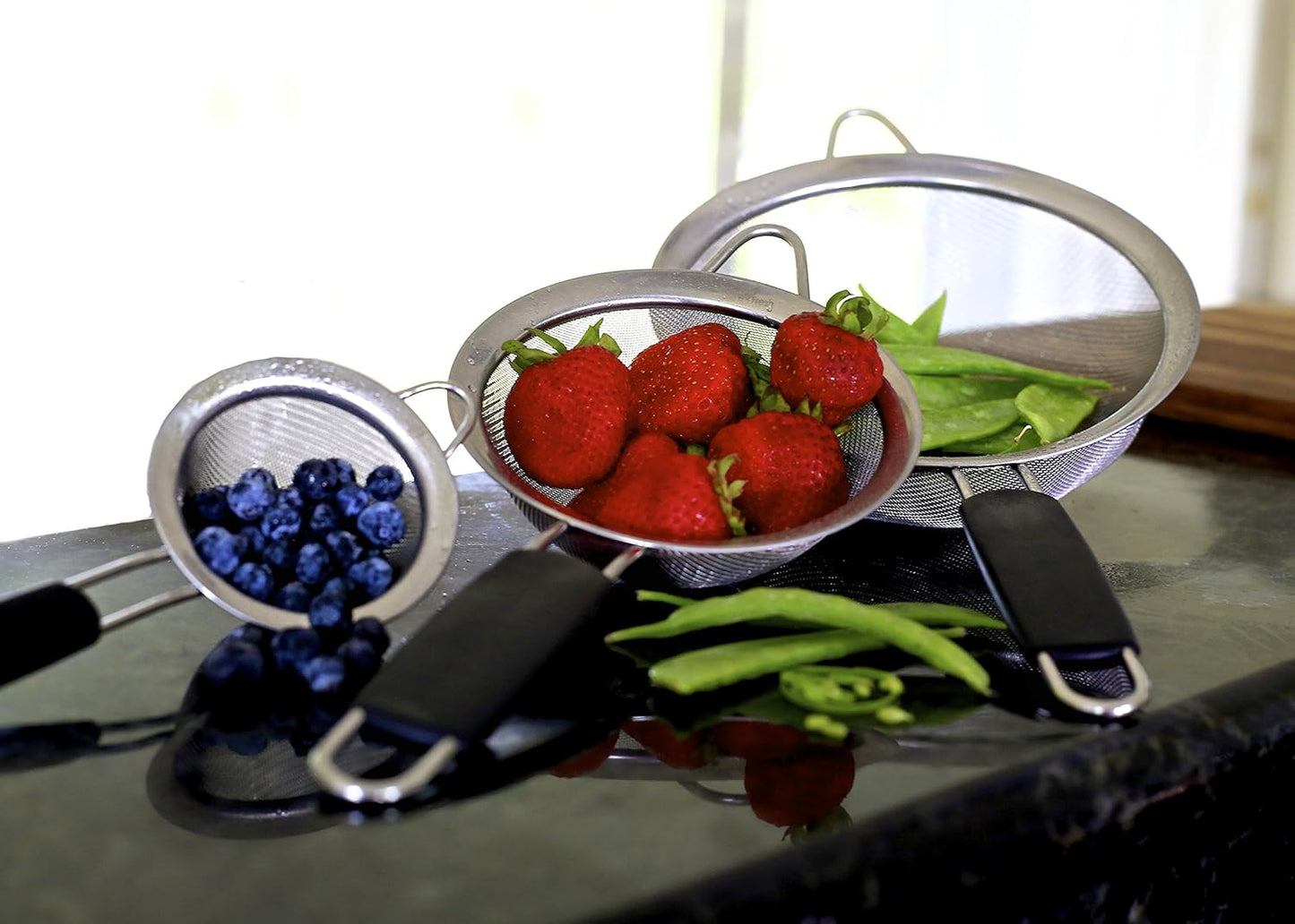Fine Mesh Stainless Steel Mini Tea Strainer, 3 inch, Ideal for Straining Teas and Cocktails