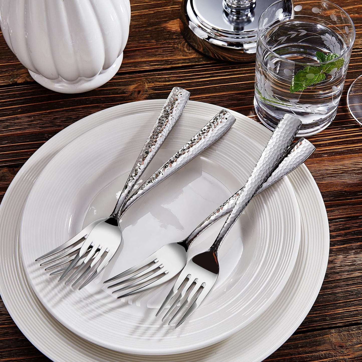 KEAWELL Premium 4-Piece 8.3" Louis Hammered Dinner Fork Set, 18/10 Stainless Steel, Squared Edge with Smooth Rounded Edges for Comfort, Dishwasher Safe (4, 8.3" Dinner Fork)