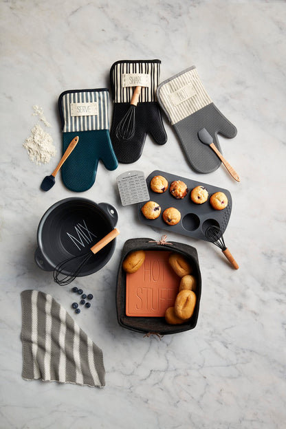 Mud Pie Bread Basket Warming Tile Set; basket 10" x 9" | tile 8 1/4" x 7 1/4"