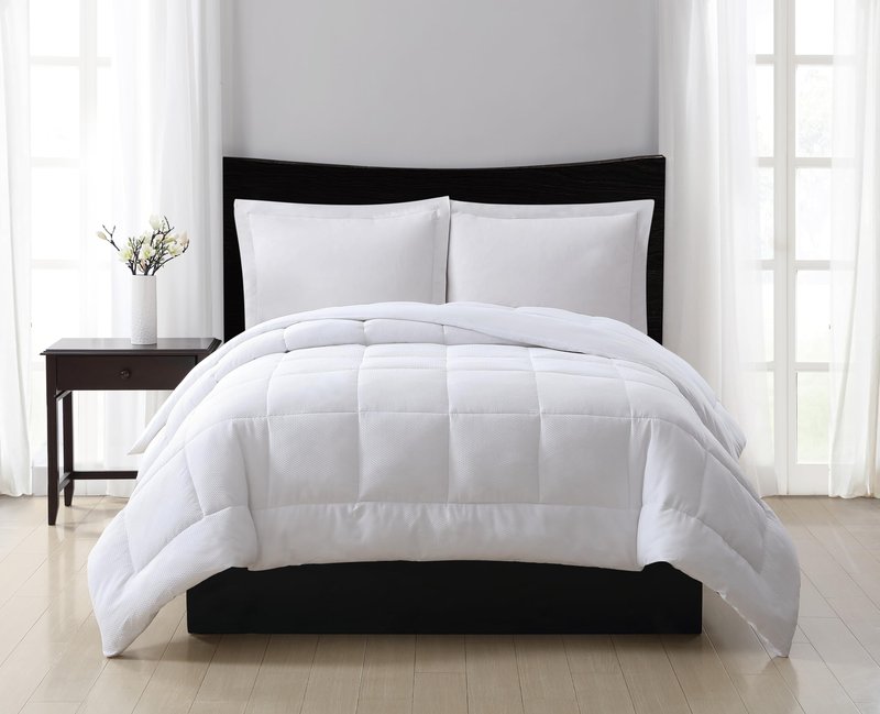 London Fog Seersucker Dot White Polyester 1-Piece Twin XL Comforter, Geometric Themed, for Men and Women, OEKO-TEX Certified Confidence