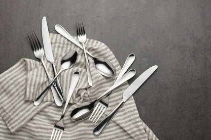 Oneida Silverware Set, Grant 20 Piece Everyday Flatware Set, Service For 4, 18/0 Stainless Steel, Dishwasher Safe, Knives Spoons And Forks Set, Dishwasher Safe, Home And Kitchen (Silver, 20 Pieces)