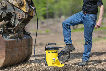 G.Gun Grease Gun - Fast & Easy Greasing. 10,000psi Output. Hands Free Foot Operation & Pressure Relief Valve. Mess & Waste Free, with G.Coupler & 2m Hydraulic Hose. Heavy Duty Industrial Strength