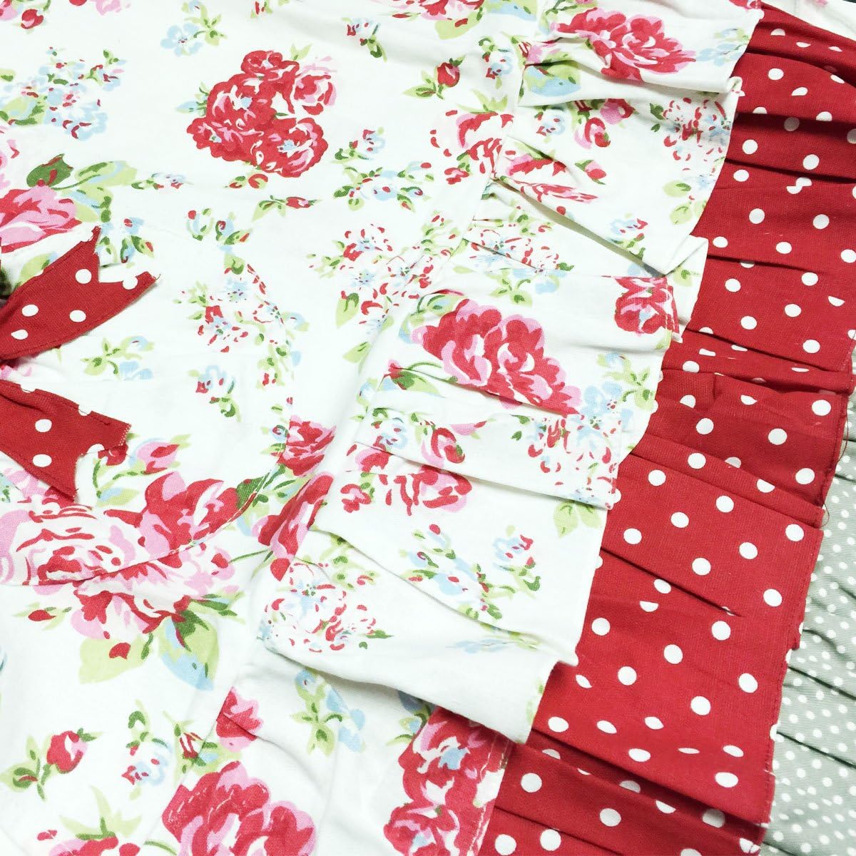 Wrapables Ruffles and Roses Apron for Mother and Daughter Baking, Cooking & Crafts