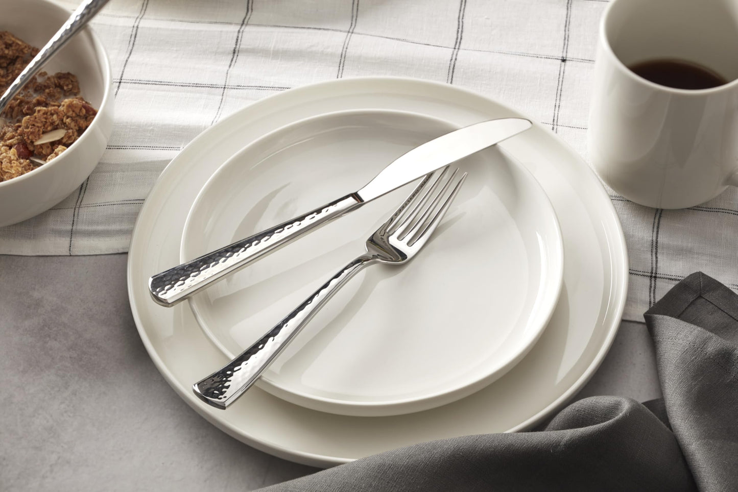 Oneida Dinnerware Set, 24 Seven White 24-Piece Dinnerware Set, Service For 8, Porcelain Material, Dishwasher And Microwave Safe, Bowls, Plates And Bowls, Dinner Dishes, Plates, Home (White, 24 Piece)