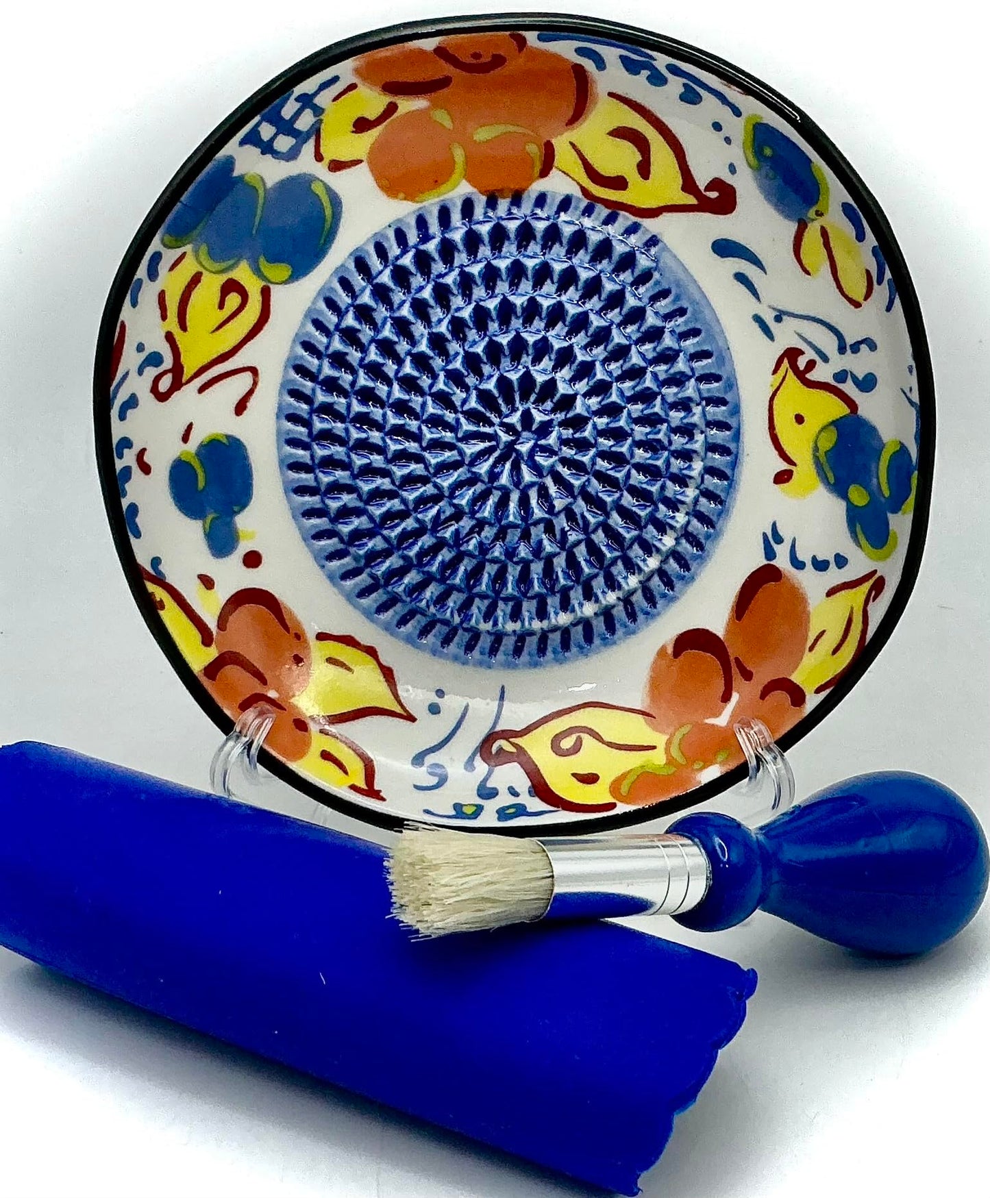 BonCera, All-in-one Premium Ceramic Garlic Grater Plate 4-Piece Set - Artisan Flower Blue Center Design - For Garlic, Ginger, Chocolate, and more! - Comes with 5" Plate, Peeler, Brush, and Stand