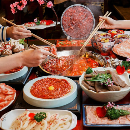 Stainless Steel Pot with Divider for Double-Flavor Soup Cooking, Suitable for Family Gatherings
