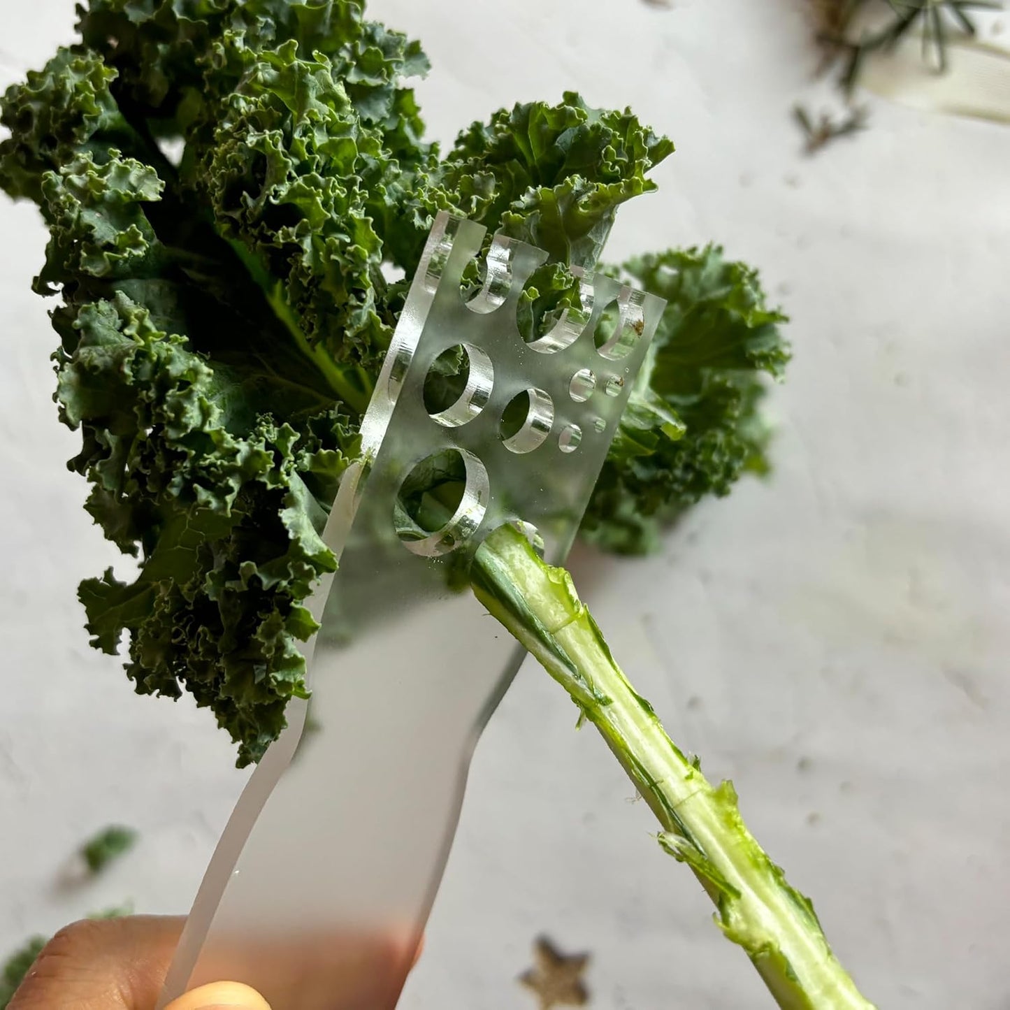 Efficient Herb Stripper & Leaf Separator - 11 Hole Kitchen Tool for Kale, Thyme, Rosemary, Easy for Home Cooks