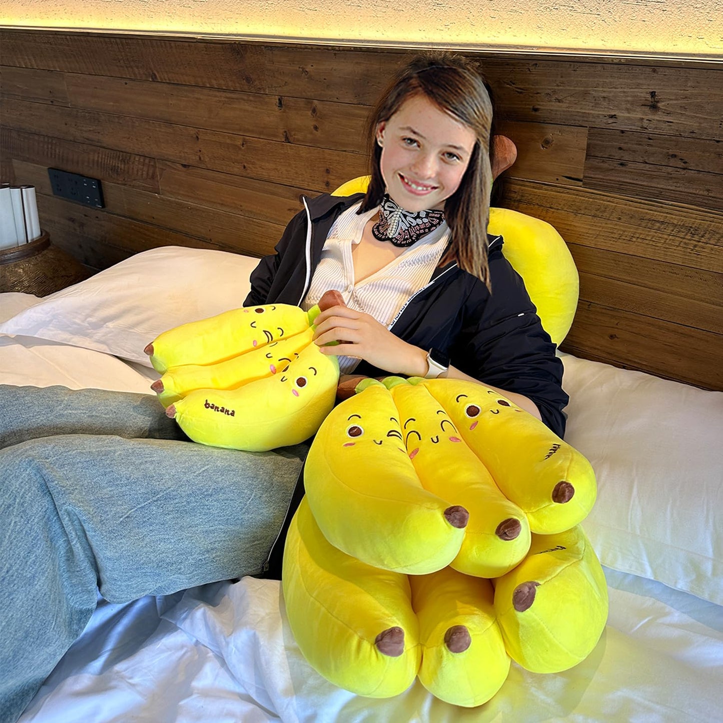 Hofun4U Banana Plush Pillow, A Bunch of Bananas Plush Stuffed Toy, Fruit Plushie Banana Hugging Pillow, Gift for Birthday, Valentine, Christmas (Yellow,17 inch)