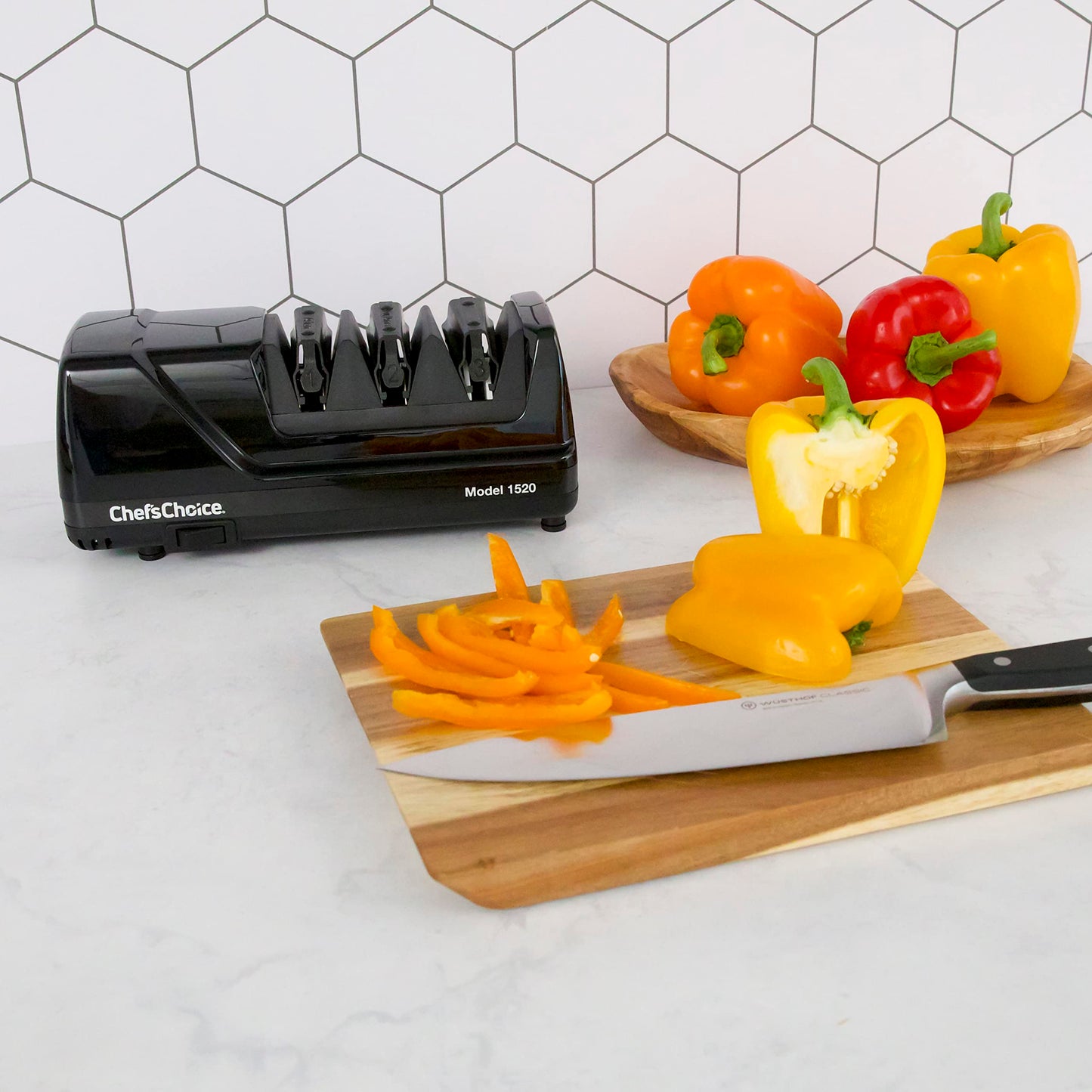 Chef’s Choice Professional Electric Knife Sharpeners AngleSelect for 15- and 20-Degree Straight-Edge and Serrated Knives with Diamond Abrasives & Precision Angle Control, 2-Stage, Black