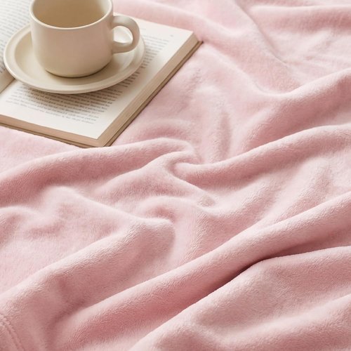 Bedsure GentleSoft Fleece Blanket - Cozy Lightweight Plush Full Size Pink Microfiber, 84x90 Inches
