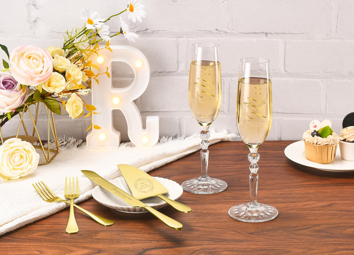 BEKESIN Wedding Cake Cutting Set with Forks, Classical Style Crystal Champagne Flutes Toasting Glasses for Bride and Groom, Wedding Gifts for Couples, Engagement and Bridal Shower Gifts