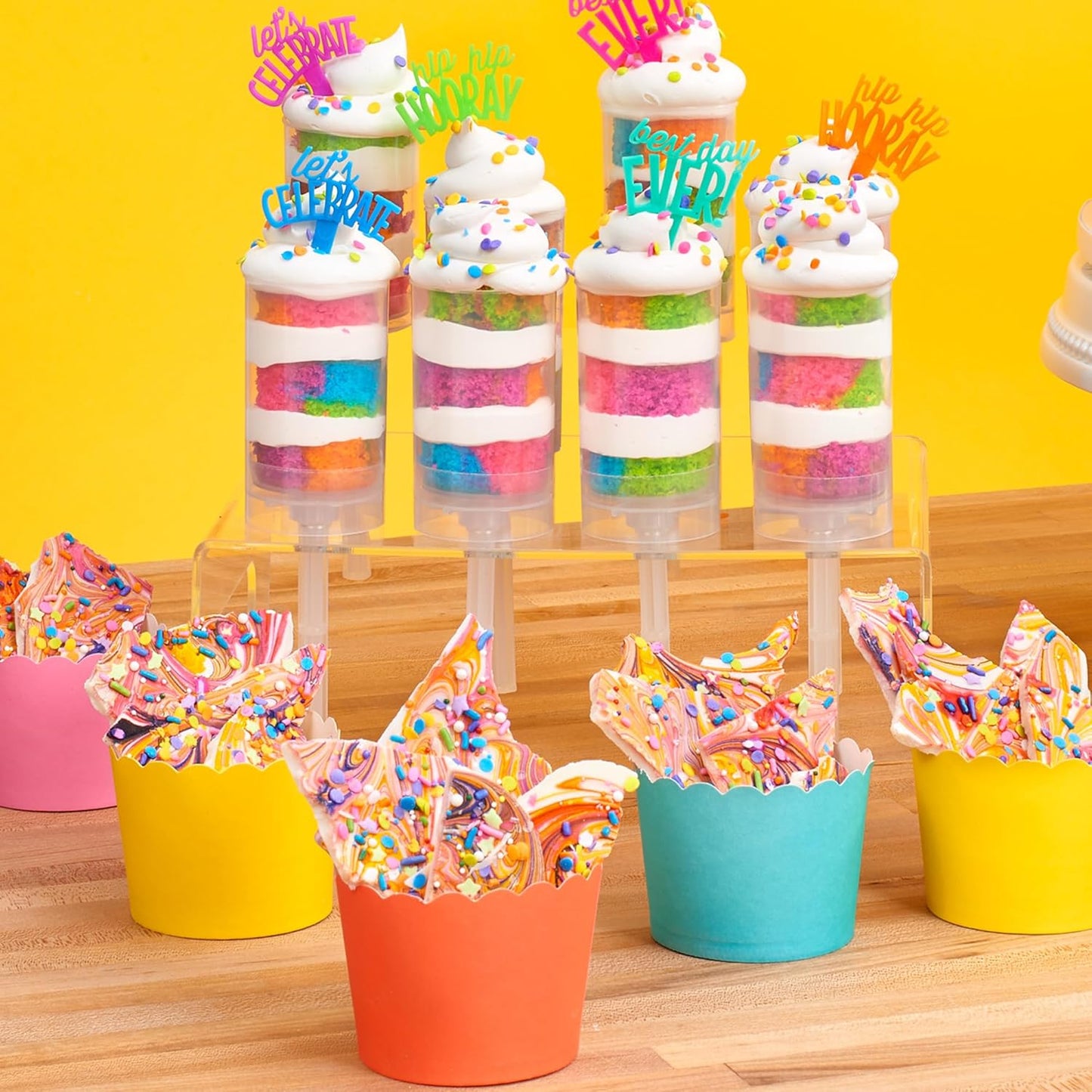 DecoPac Green Scalloped Baking Cups, Perfect for Delicious Cupcakes, 50 Count (Pack of 1)