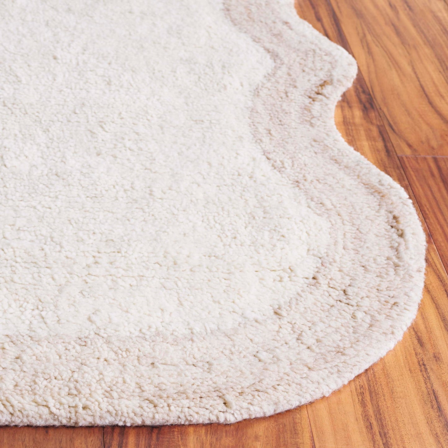 SAFAVIEH Area Rug 8x10 - Vermont Collection - Large - Ivory, Handmade Wool, Ideal for Living Room, Bedroom, Dining Space (VRM210A)