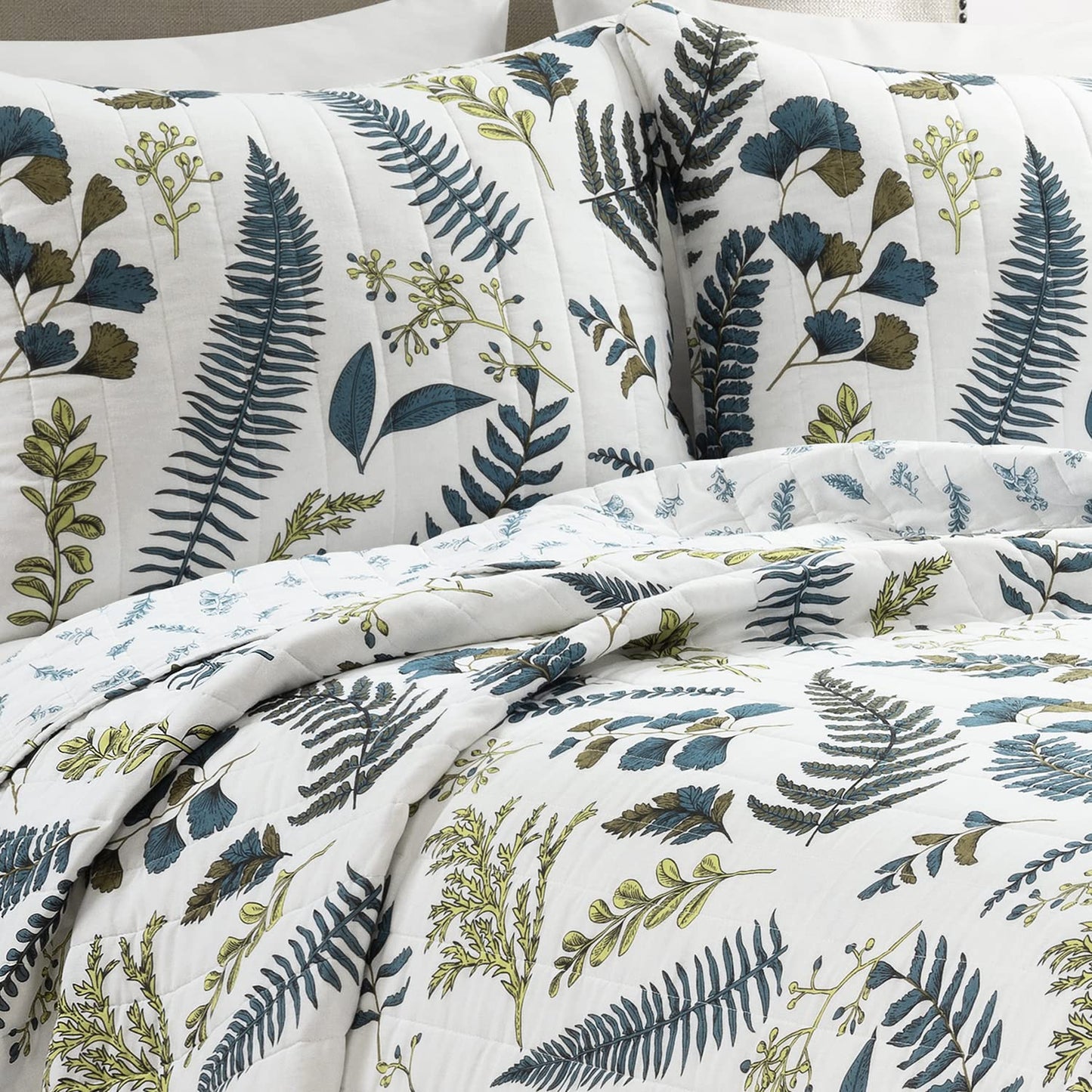Lush Decor Devonia Allover Reversible Oversized 3 Piece Cotton Quilt Set, Full/Queen, White & Green