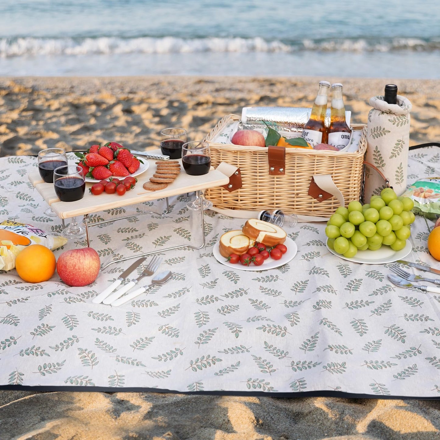 HappyPicnic Picnic Basket for 4, Handmade Wicker Picnic Set with Folding Table and Waterproof Blanket, Large Insulated Picnic Basket with Wine Bag & Cutlery Kit for Picnic, Camping, Holidays (Leaf)