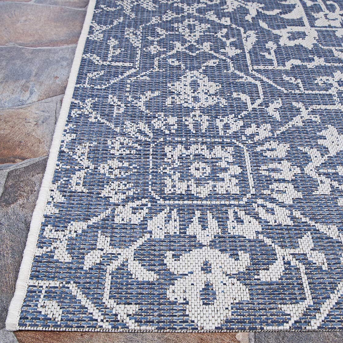 Couristan Monte Carlo Palmette Area Rug, 2' x 3'7", Indoor/Outdoor, Navy-Ivory