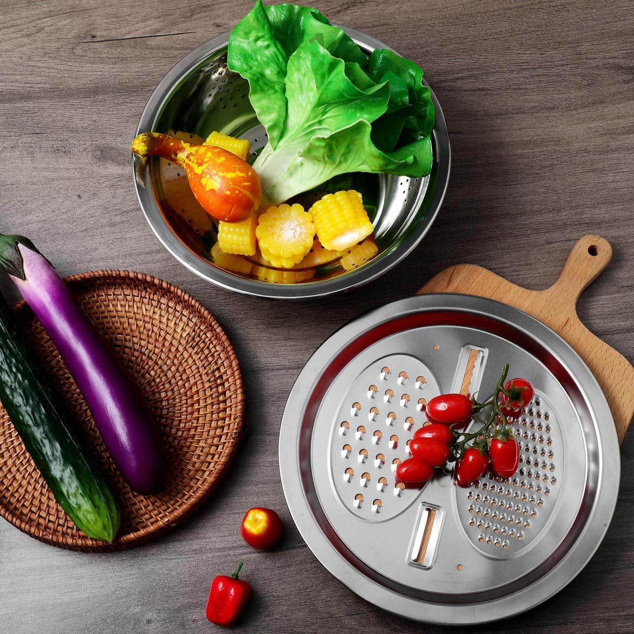 Stainless Steel Mixing Bowls Set, Grating Bowl, 3 in 1 Multifunctional Stainless Steel Basin Strainer Set with Grater, Strainer Drain Basket for Rinsing Draining Mixing (10.2"/26cm)