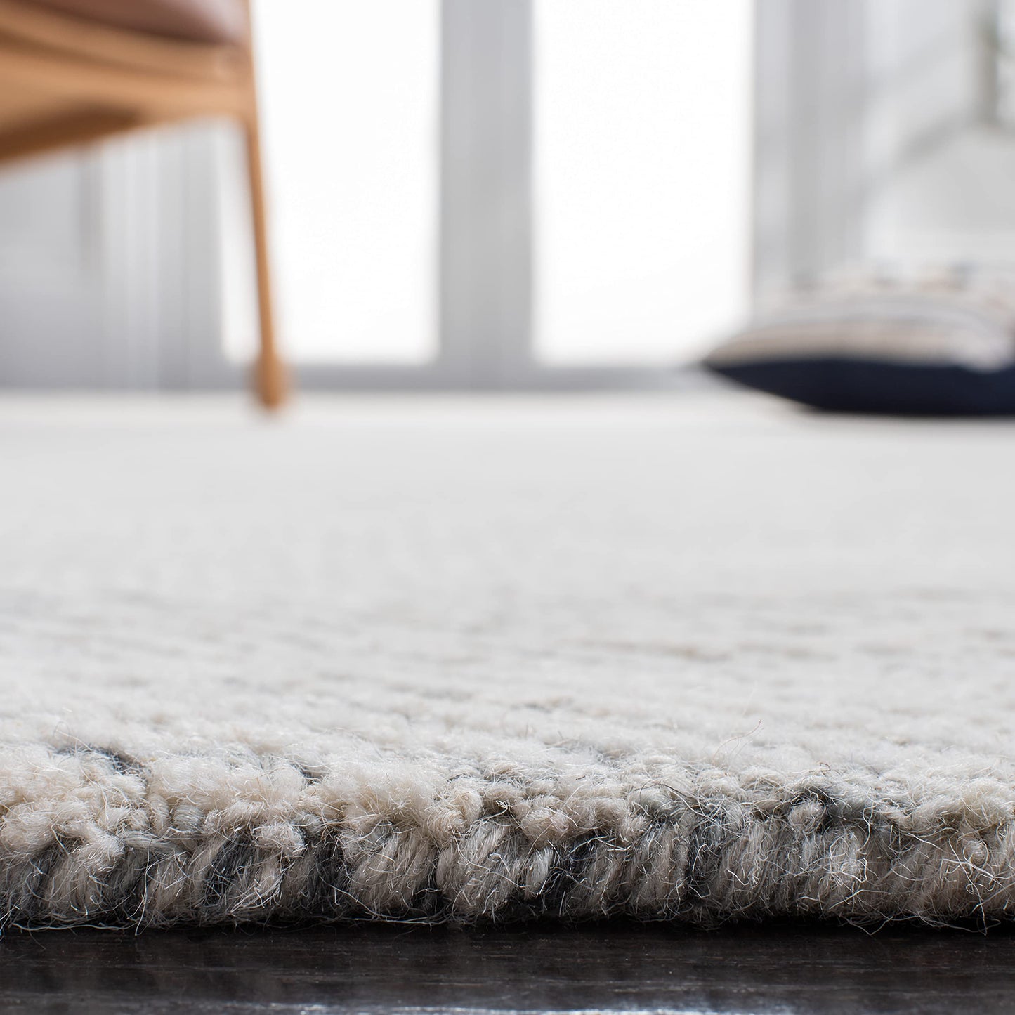 SAFAVIEH Metro Collection Area Rug - 9' x 12', Dark Grey & Ivory, Handmade Wool, Ideal for High Traffic Areas in Living Room, Bedroom (MET999H)