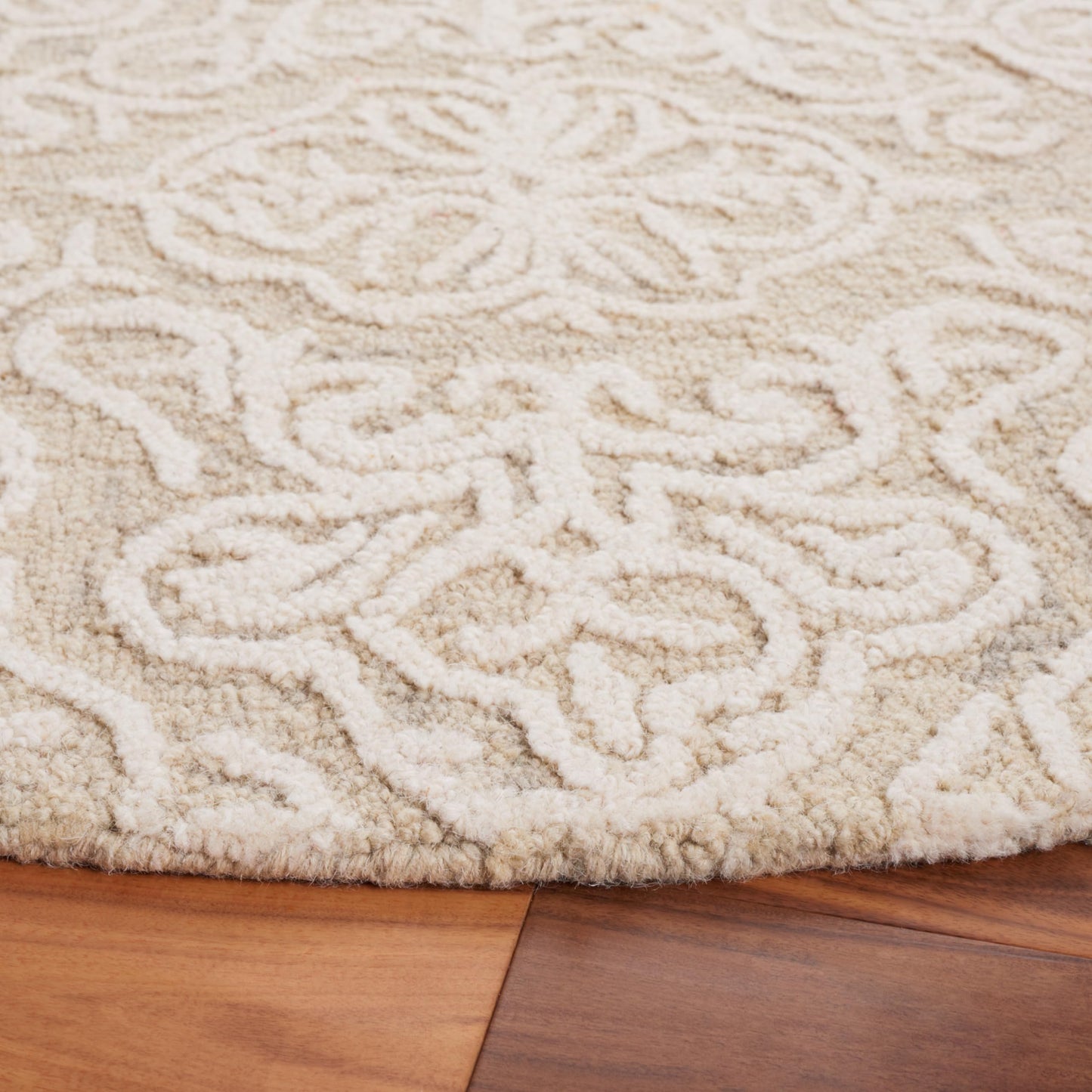 SAFAVIEH Area Rug 8x10 - Blossom Collection - Large - Silver & Ivory, Handmade Wool, Ideal for Living Room, Bedroom, Office, Dining Space (BLM112G)