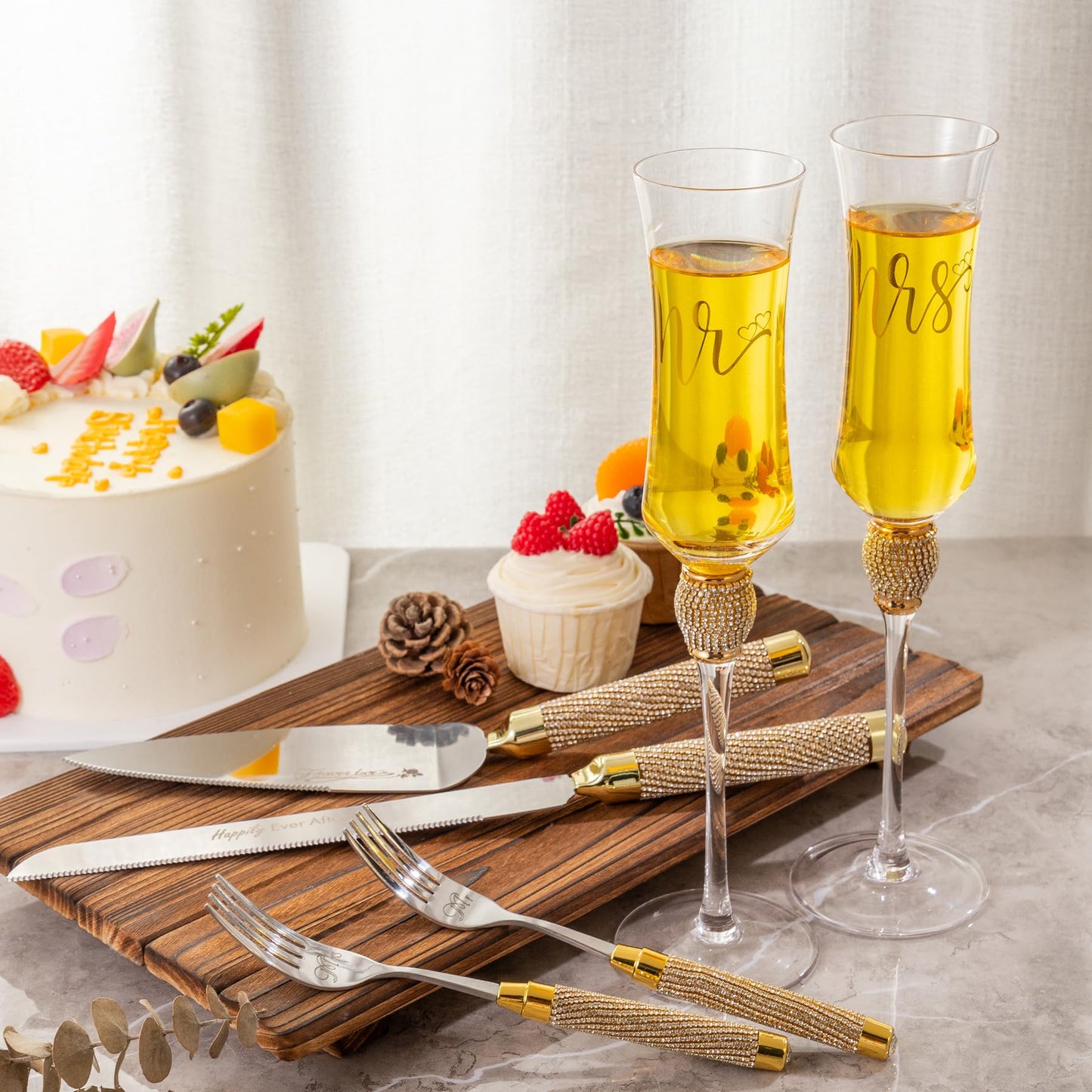 VARLKA Wedding Cake Knife and Server Set, Gold Cake Cutting Set for Wedding, Mr and Mrs Champagne Flutes for Bridal Shower Gifts Engagement Gifts for Couples