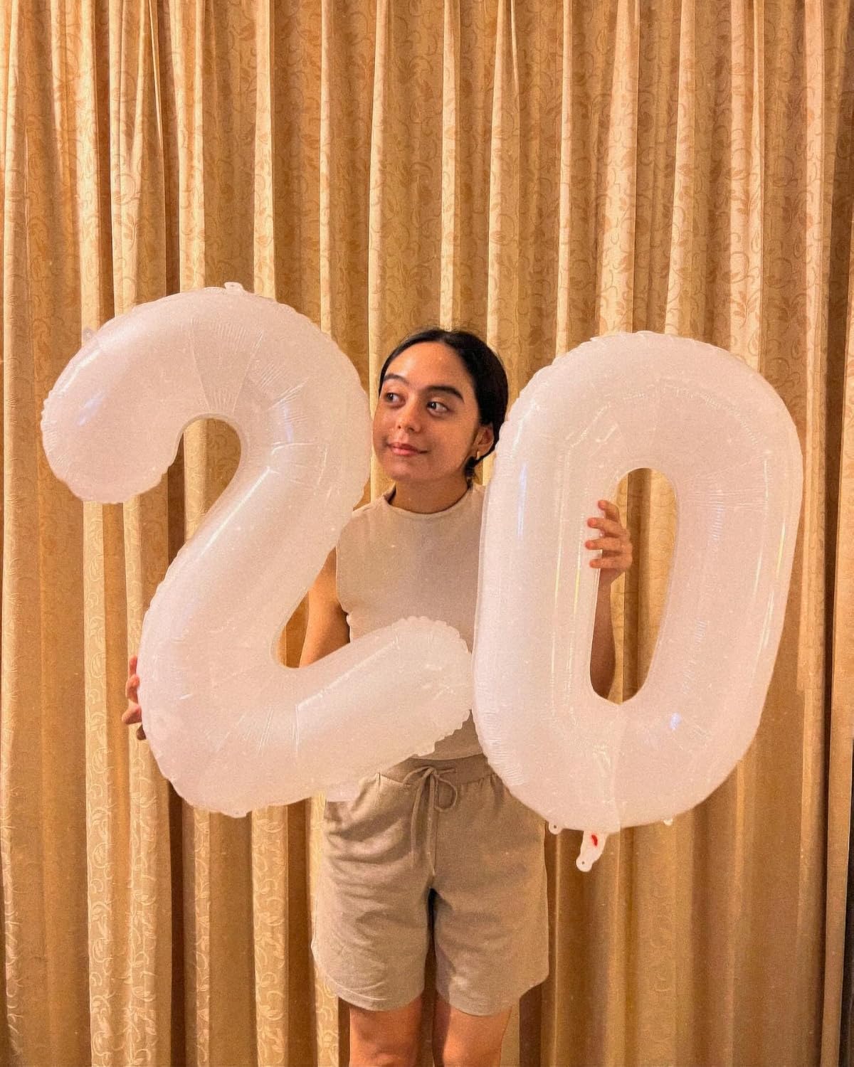 Number 20 Balloon by [Brand Name] - 40-Inch White Birthday Decoration for 20th Party Supplies