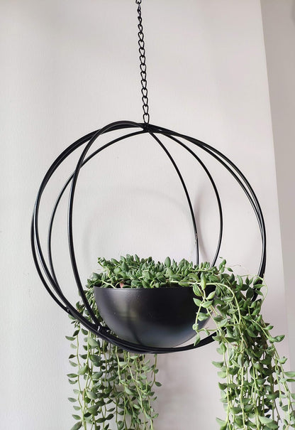 RISEON Boho Black Metal Plant Hanger,Metal Geometric Hanging Planter, Modern Planter, Mid Century Air Plant Holder