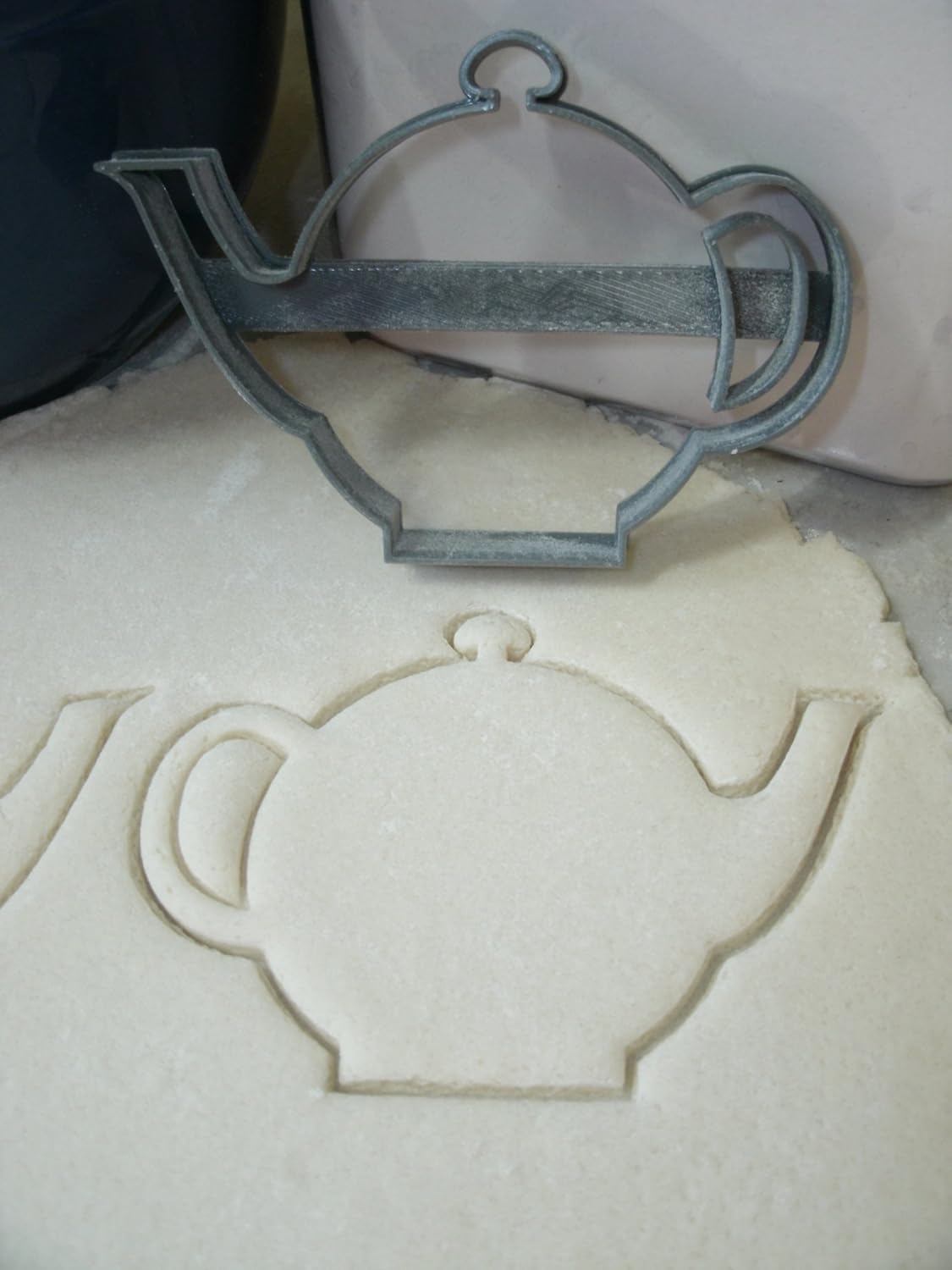 TEA POT KETTLE PORCELAIN CHINA, ENGLISH PARTY COOKIE CUTTER, MADE IN USA PR586