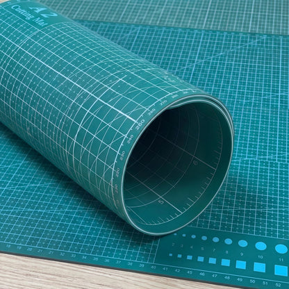THMINS Self-Healing Sewing Mat, 12"18", 5-Ply Double-Sided Rotating Cutting Mat for Precision Sewing, Fabric Cutting, Crafts and Scrapbooking, A3, Green